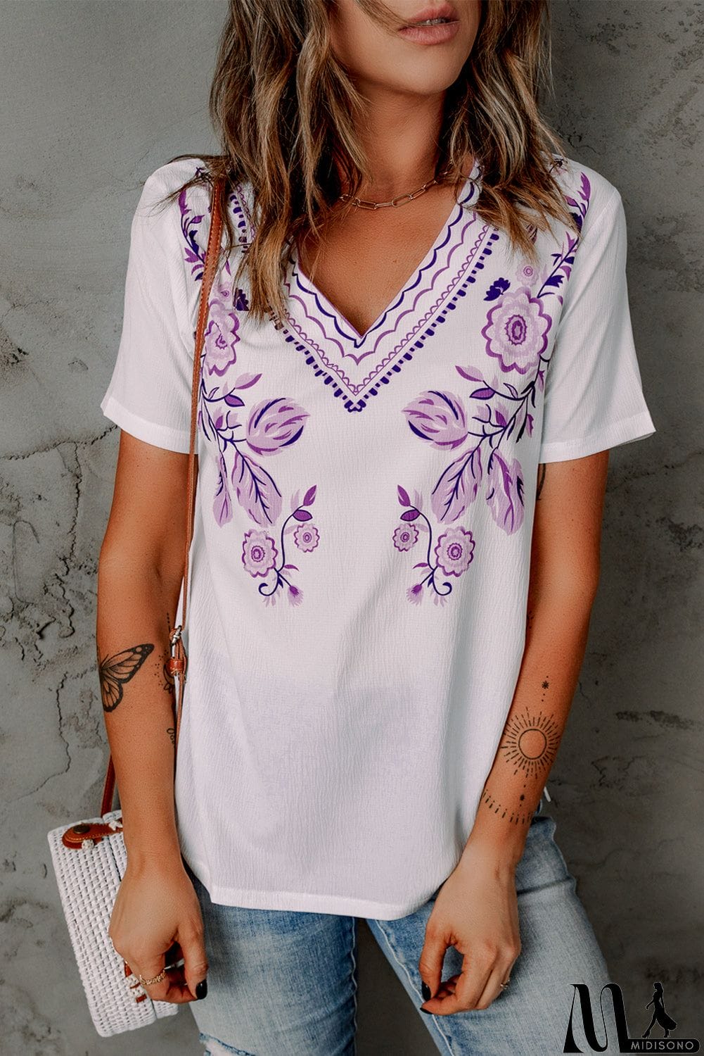 MidiSono - Floral Embroidery V-Neck Top