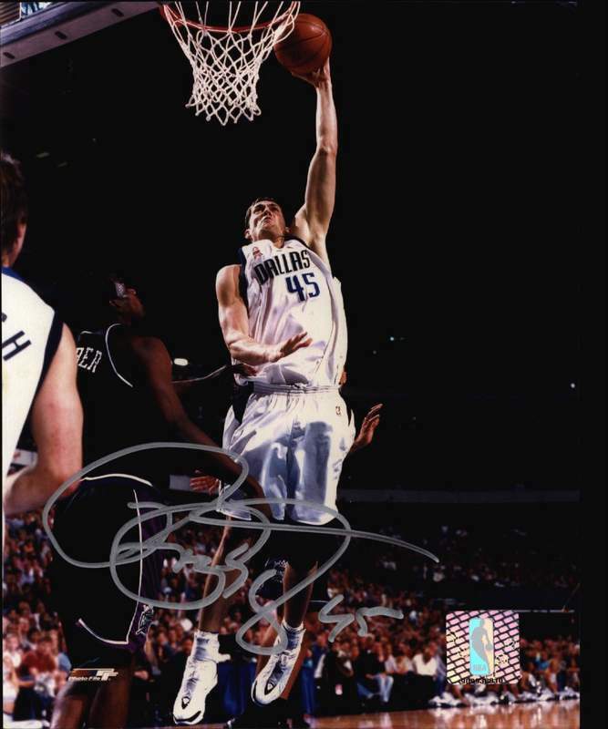 Raef Lafrentz signed NBA basketball 8x10 Photo Poster painting W/Certificate Autographed 001