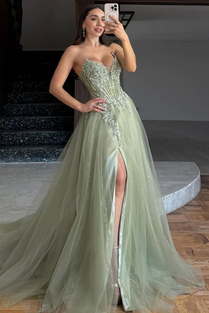 Daisda Sleeveless V-Neck A-Line Prom Dress With Embroidery