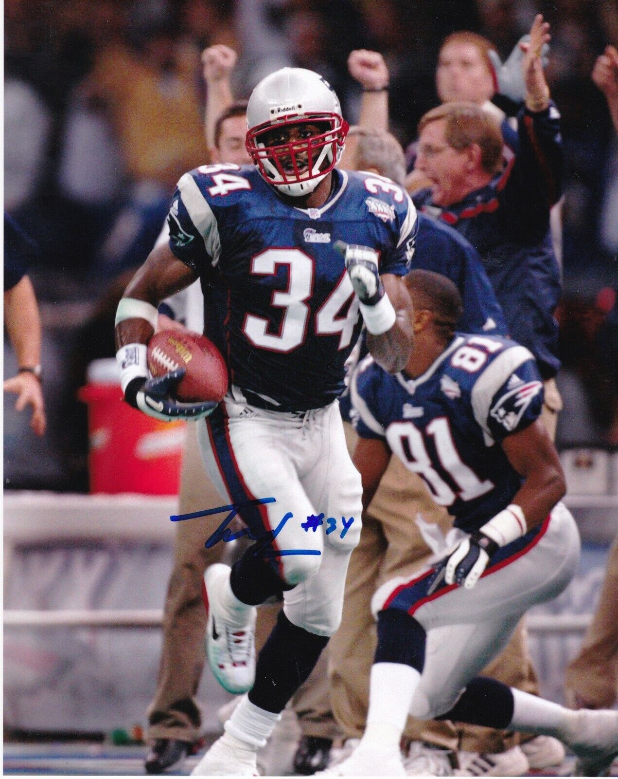 TEBUCKY JONES NEW ENGLAND PATRIOTS ACTION SIGNED 8x10