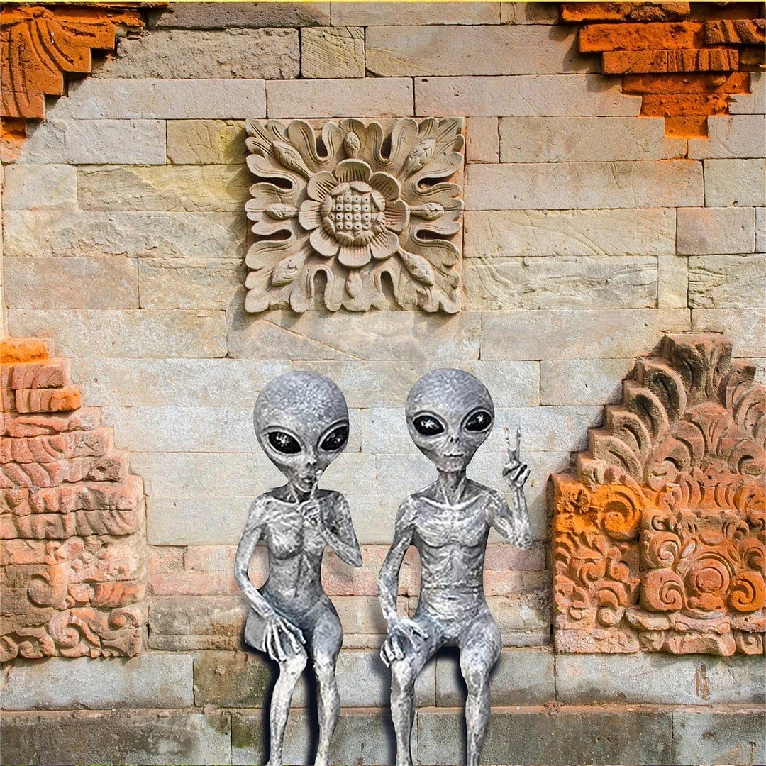 Garden Mini Alien Resin Statue