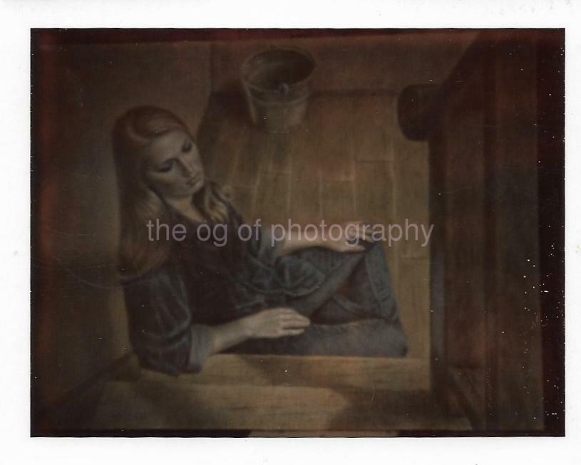 Found Photo Poster painting Of A Painting bwOriginal WOMAN Portrait 01 27 W