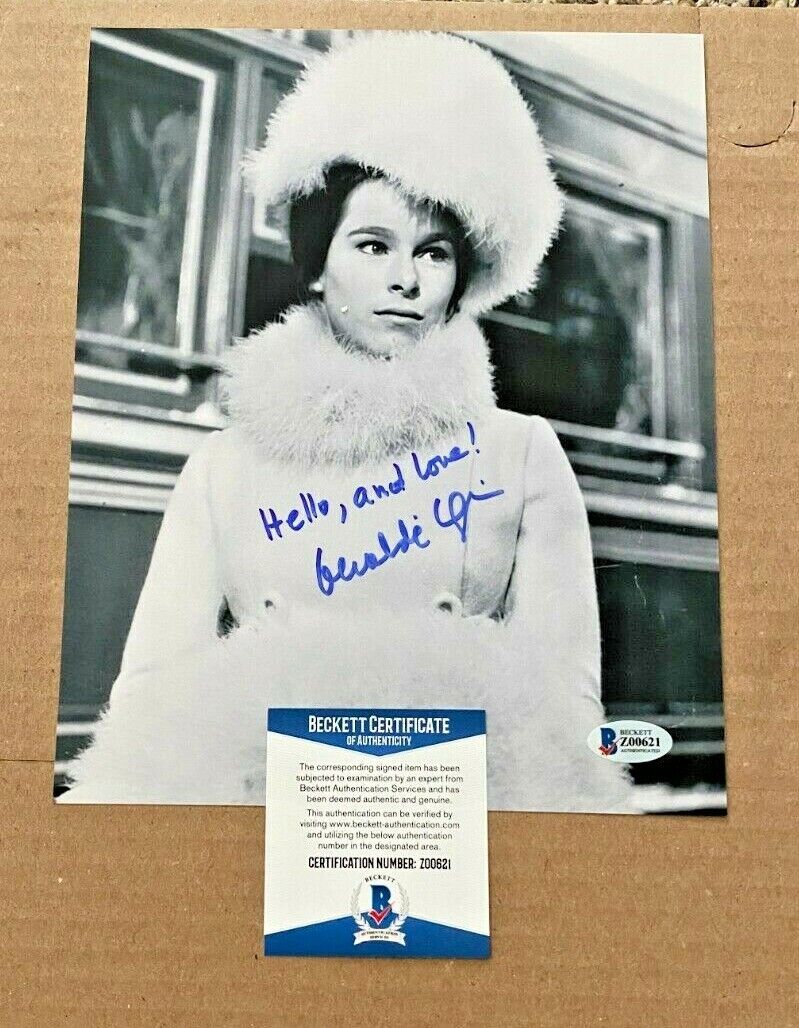 GERALDINE CHAPLIN SIGNED DR ZHIVAGO 8X10 Photo Poster painting BECKETT CERTIFIED #2