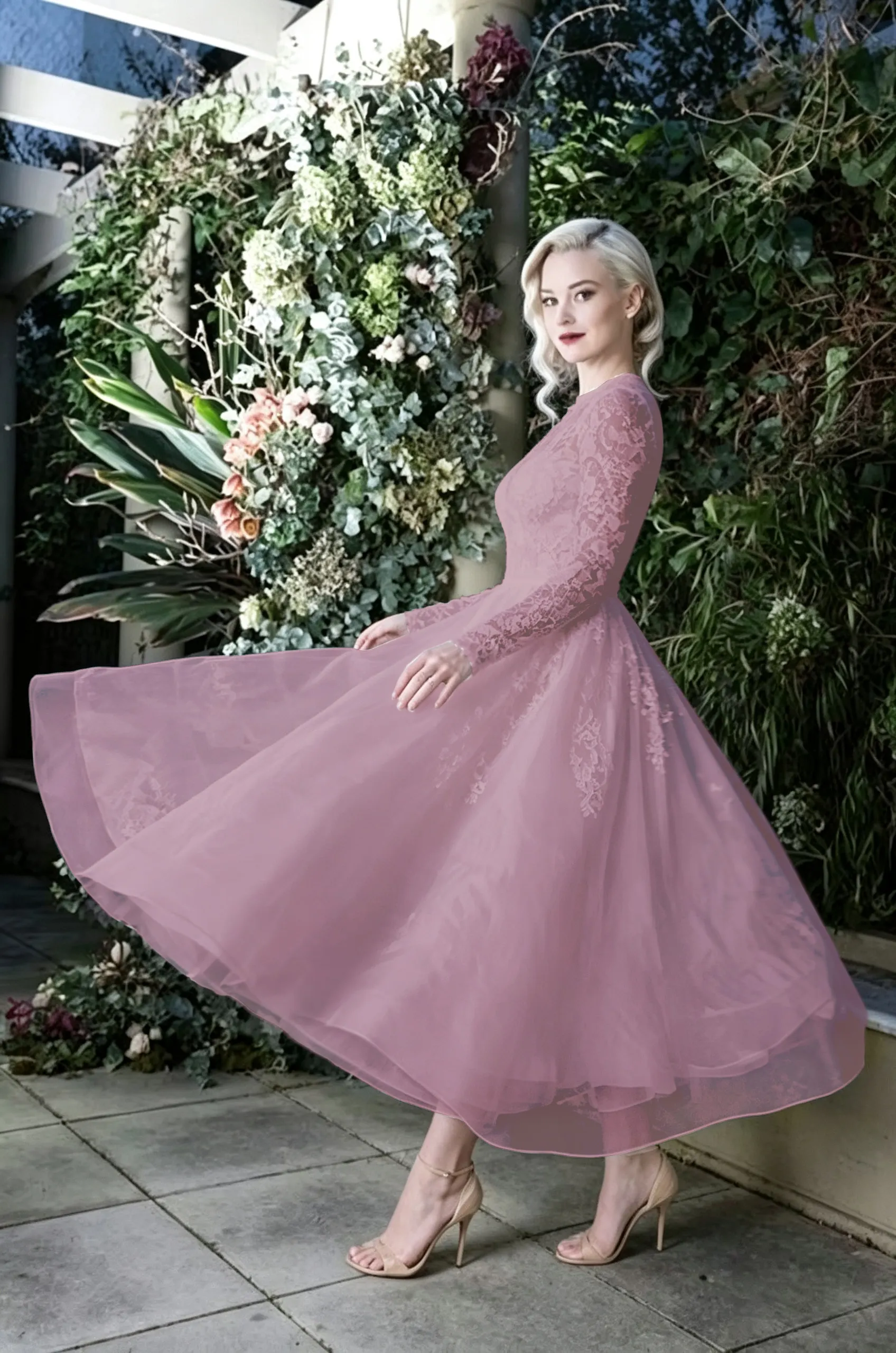 Lussooy Chic Bateau Black Tea-length Long Sleeves Wedding Dress With Appliques Lace 