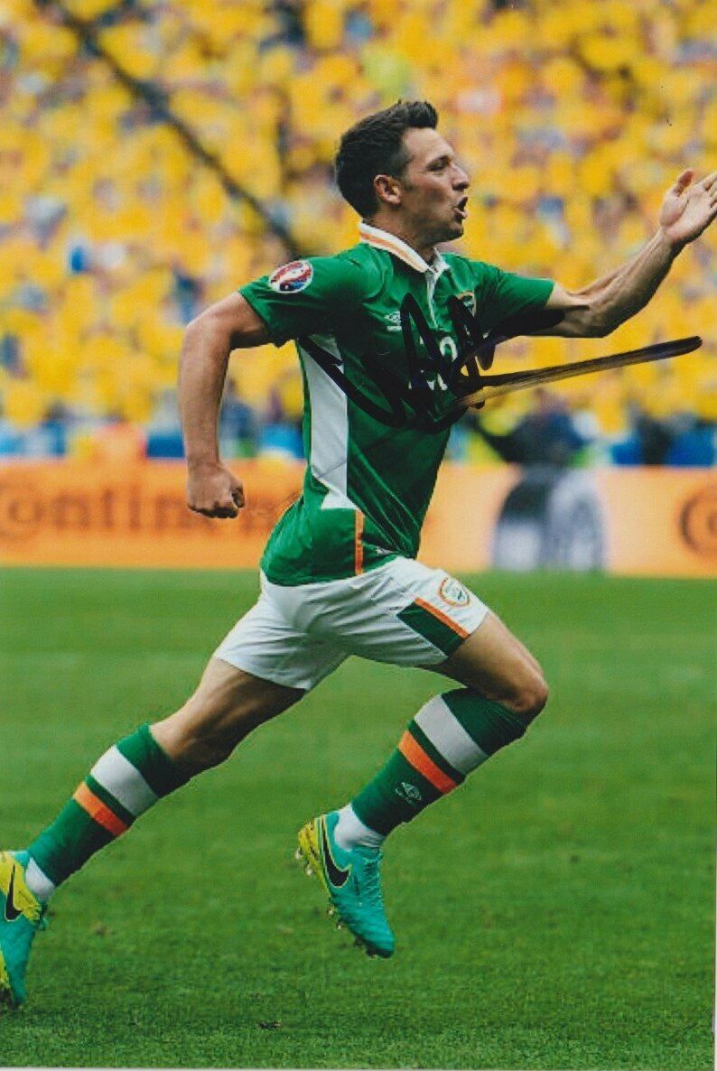 WES HOOLAHAN HAND SIGNED 6X4 Photo Poster painting - REPUBLIC OF IRELAND - FOOTBALL AUTOGRAPH 5