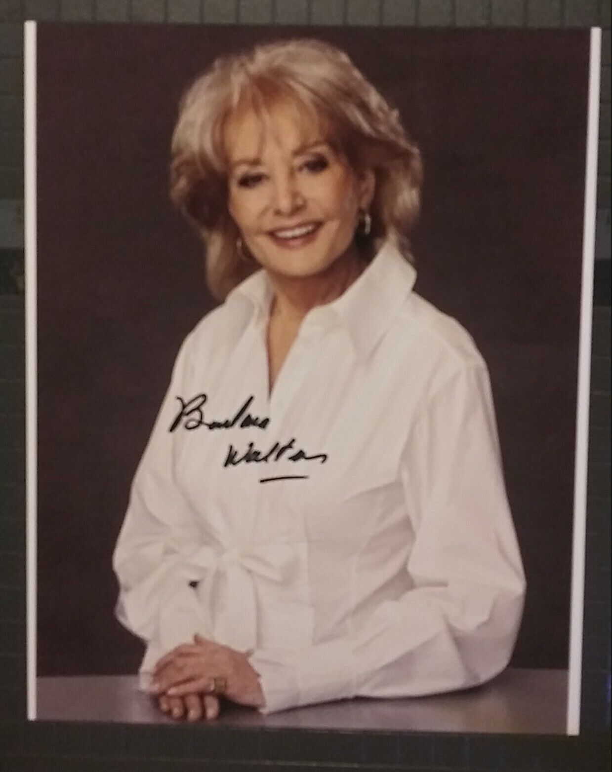 Barbara Walters signed 8x10