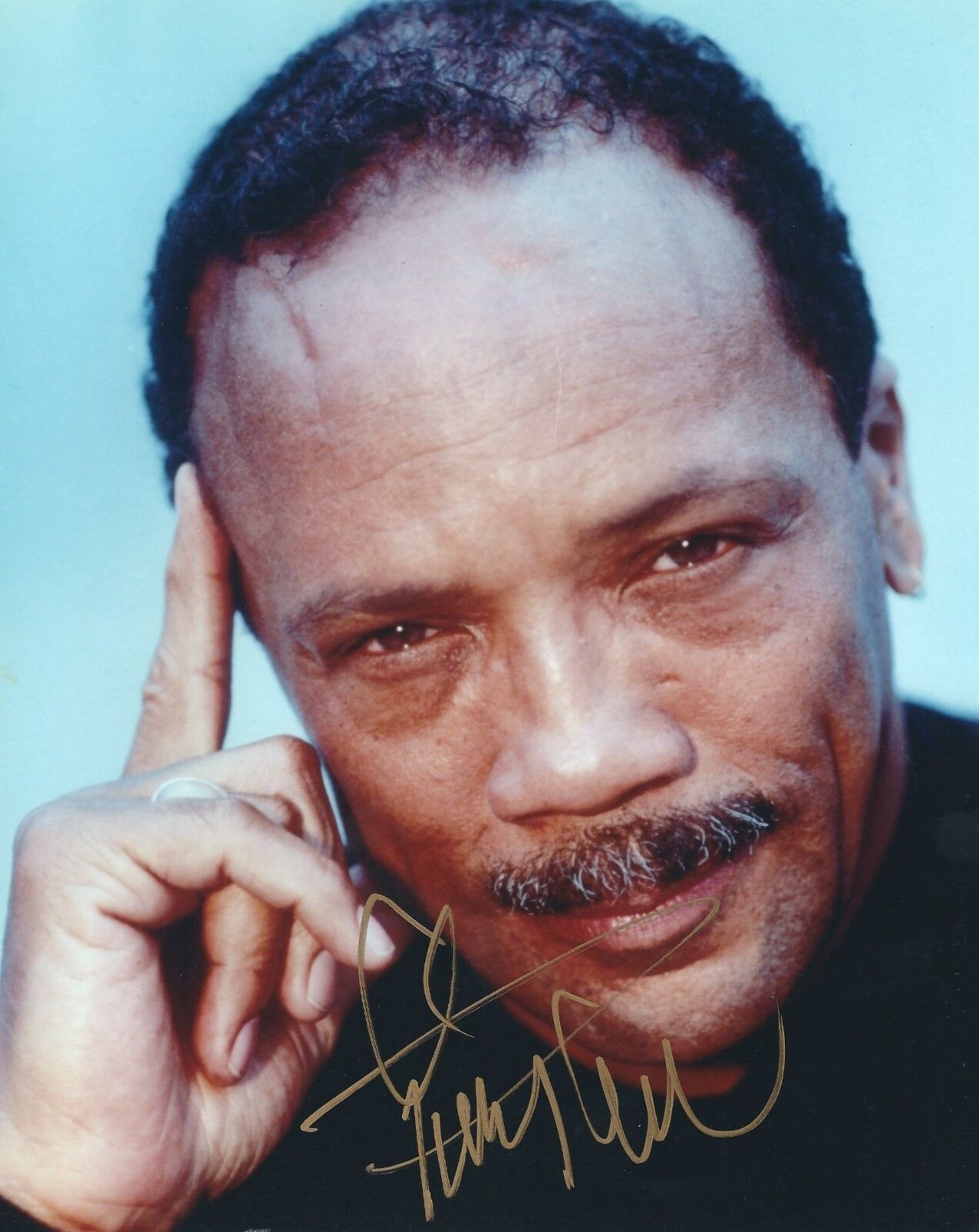 QUINCY JONES SIGNED 10x8 Photo Poster painting - UACC & AFTAL RD AUTOGRAPH