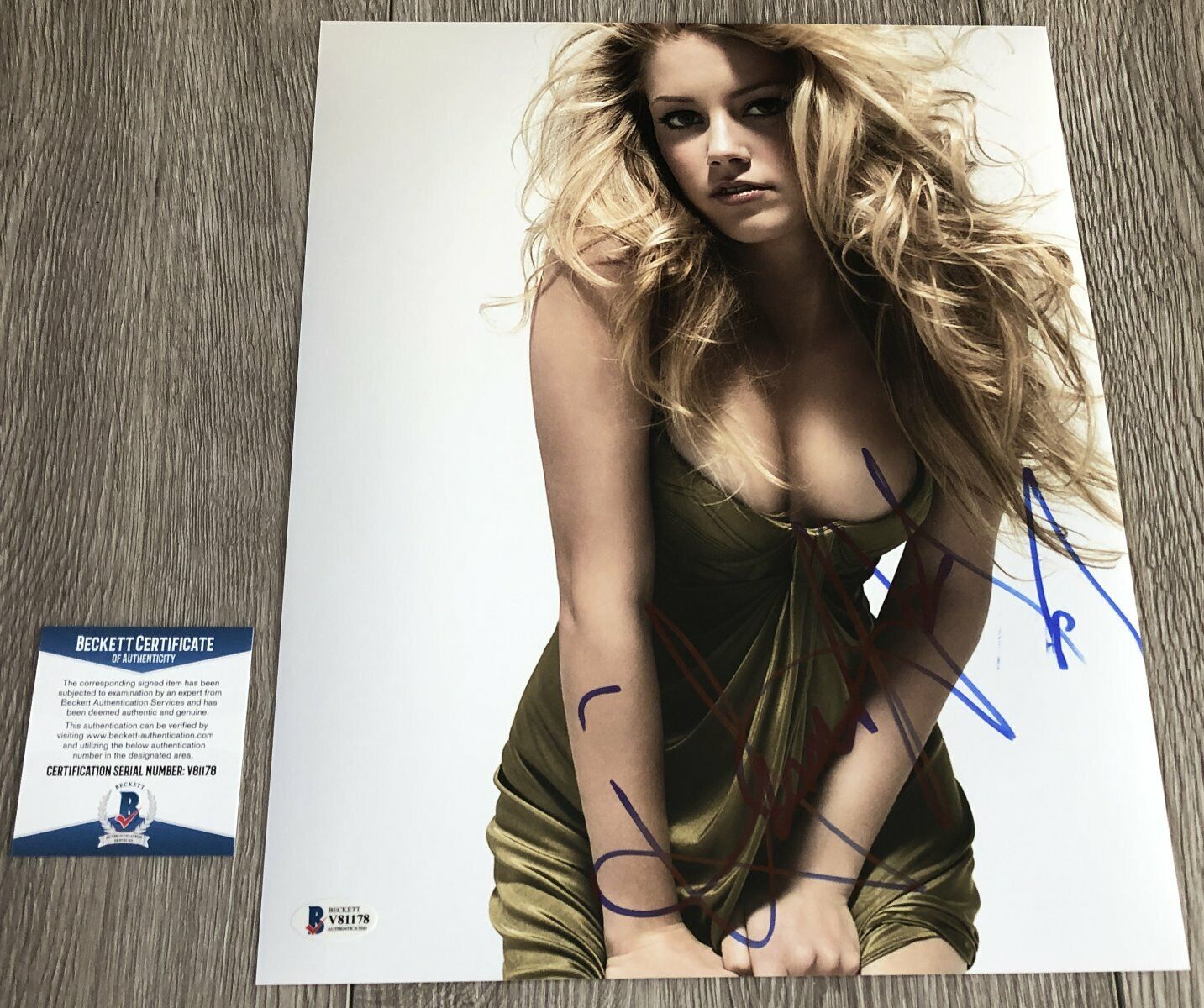 AMBER HEARD SIGNED AQUAMAN JUSTICE LEAGUE 11x14 Photo Poster painting B wEXACT PROOF BECKETT COA