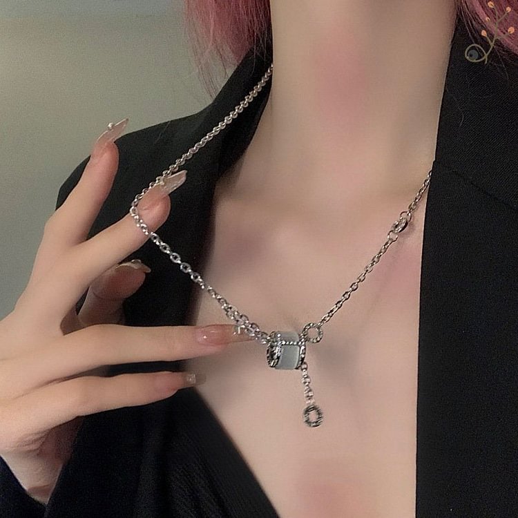 News Elegant Necklaces
