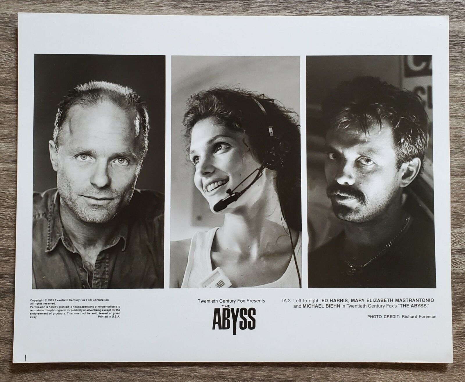 Unsigned The Abyss 8x10 Movie Still Photo Poster painting Print Photo Poster paintinggraph Ed Harris