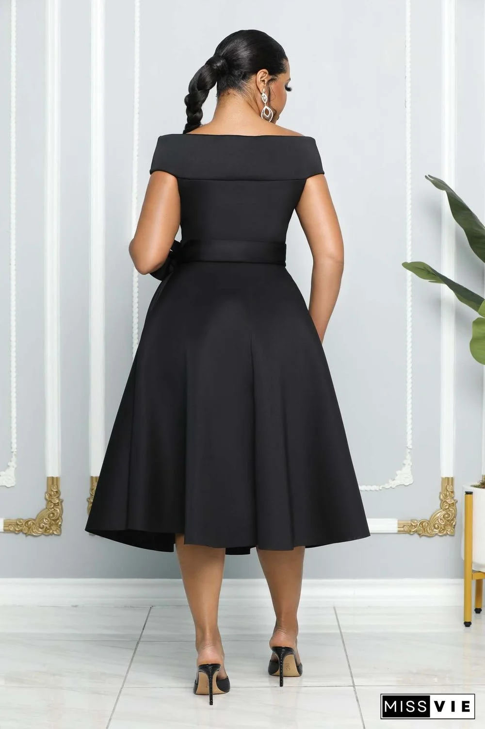 Elegant Off Shoulder with Sashes A Line Dresses