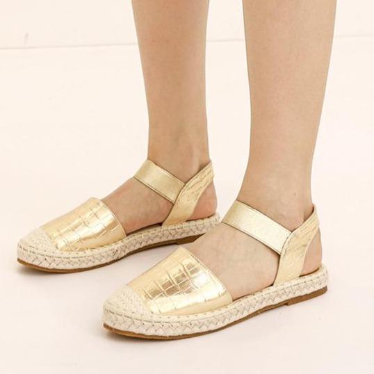 Women's flat closed toe espadrille sandals