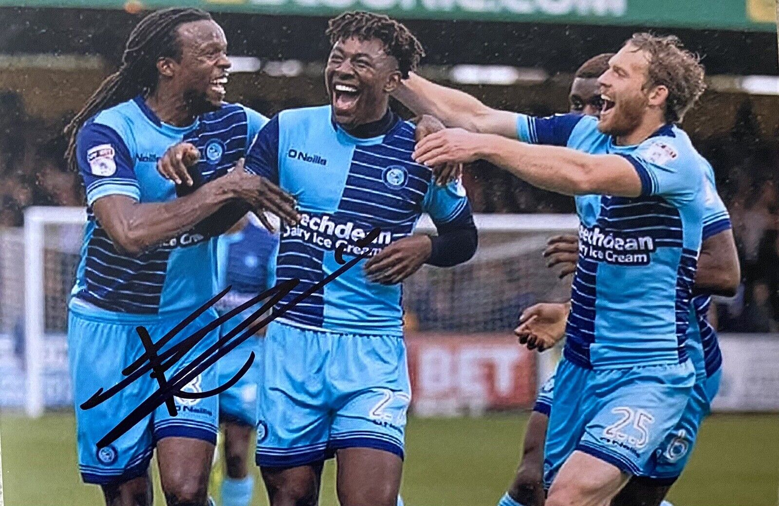 Eberechi Eze Genuine Hand Signed Wycombe Wanderers 6X4 Photo Poster painting