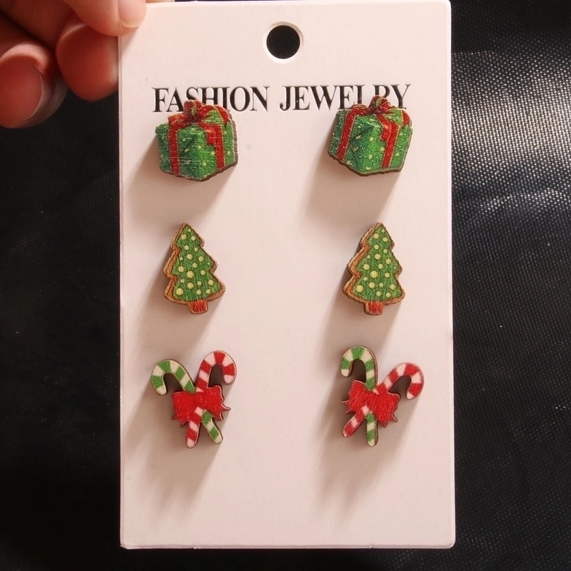1 Set Cute Minimalist Christmas Tree Santa Claus Sock Printing Wood Ear Studs