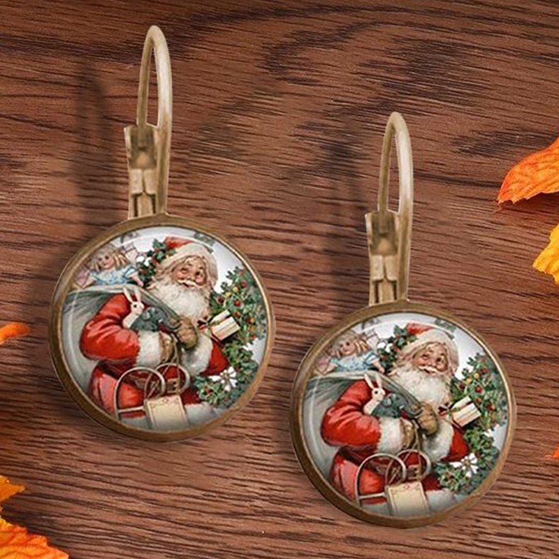 Stylish Vintage Santa Earrings wearshes