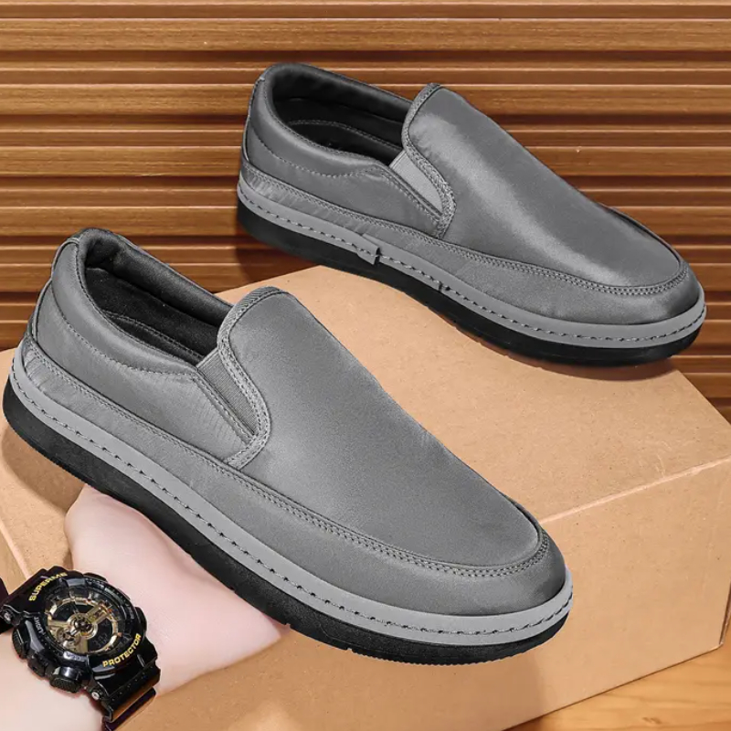 Men's Canvas Shoes Round Head Solid Colour Casual Outside Low-top Sneakers Non-slip Comfort Thick Bottom Slip on Loafers
