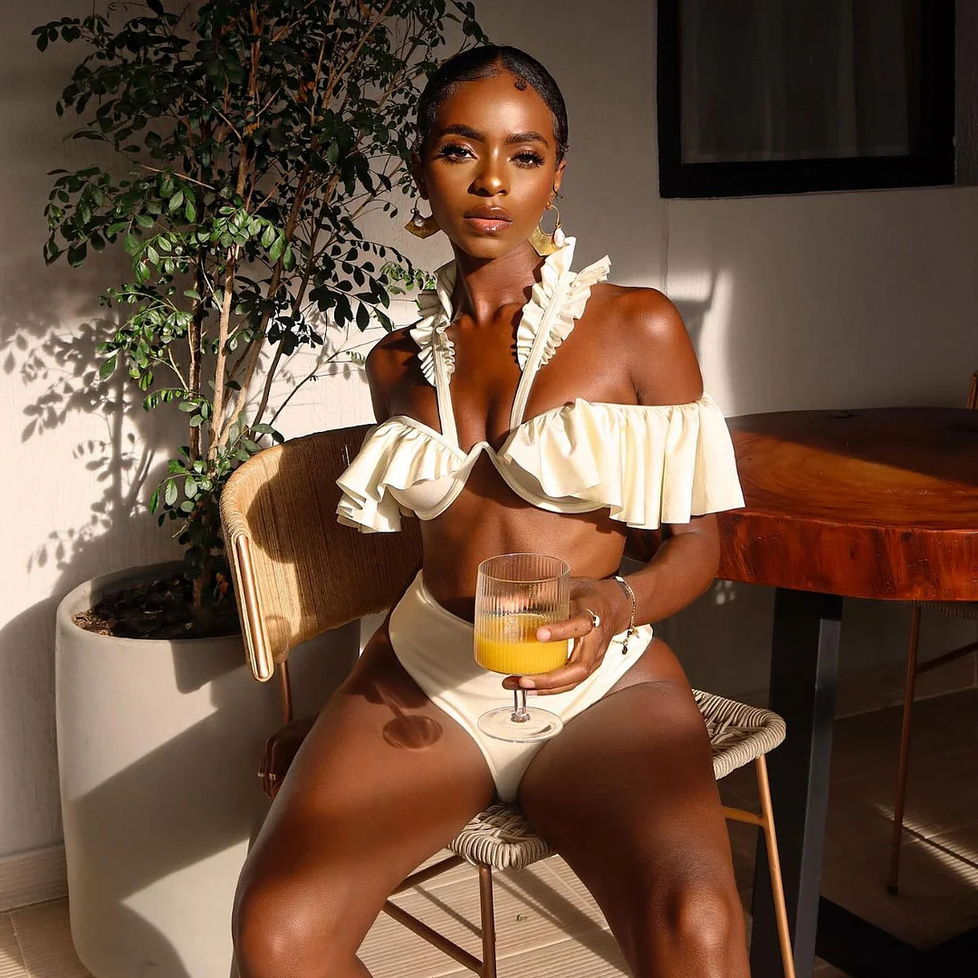 Uveng Solid-Color High-Waisted Split Swimsuit Women 2025 New Out-To-Shoulder-To-Breasted Bikini