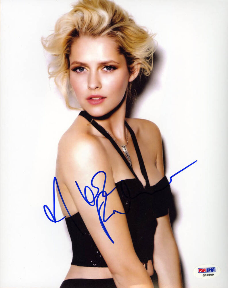 Teresa Palmer SIGNED 8x10 Photo Poster painting Hacksaw Ridge Lights Out PSA/DNA AUTOGRAPHED HOT