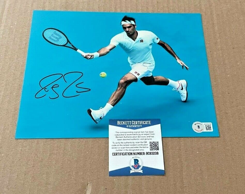 ROGER FEDERER SIGNED TENNIS 8X10 Photo Poster painting BECKETT CERT #31 WIMBLEDON