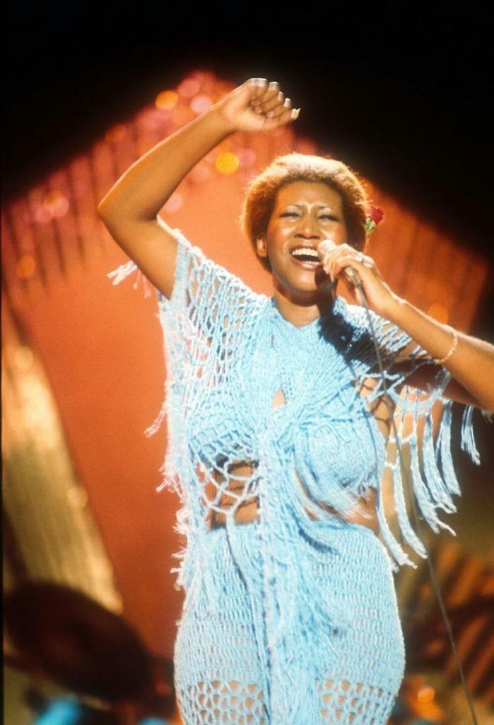 Aretha Franklin 8x10 Picture Simply Stunning Photo Poster painting Gorgeous Celebrity #20