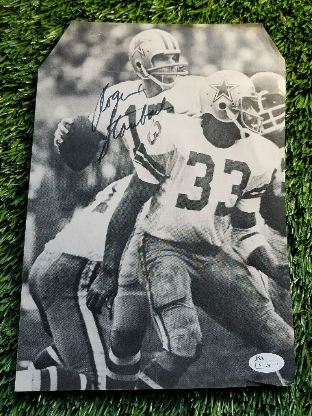 ROGER STAUBACH SIGNED BLACK & WHITE NEWSPAPER Photo Poster painting JSA/COA S52741 COWBOYS HOF