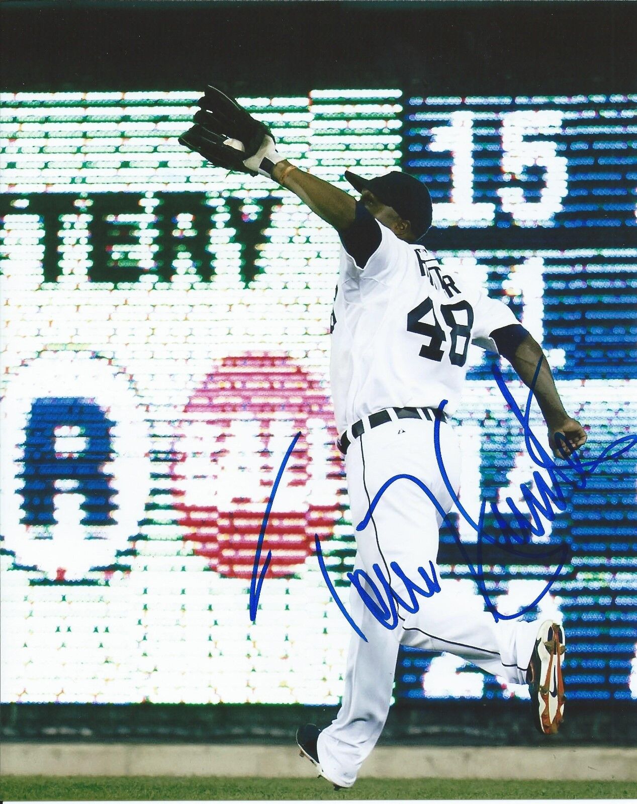 TORII HUNTER signed DETROIT TIGERS 8x10 Photo Poster painting