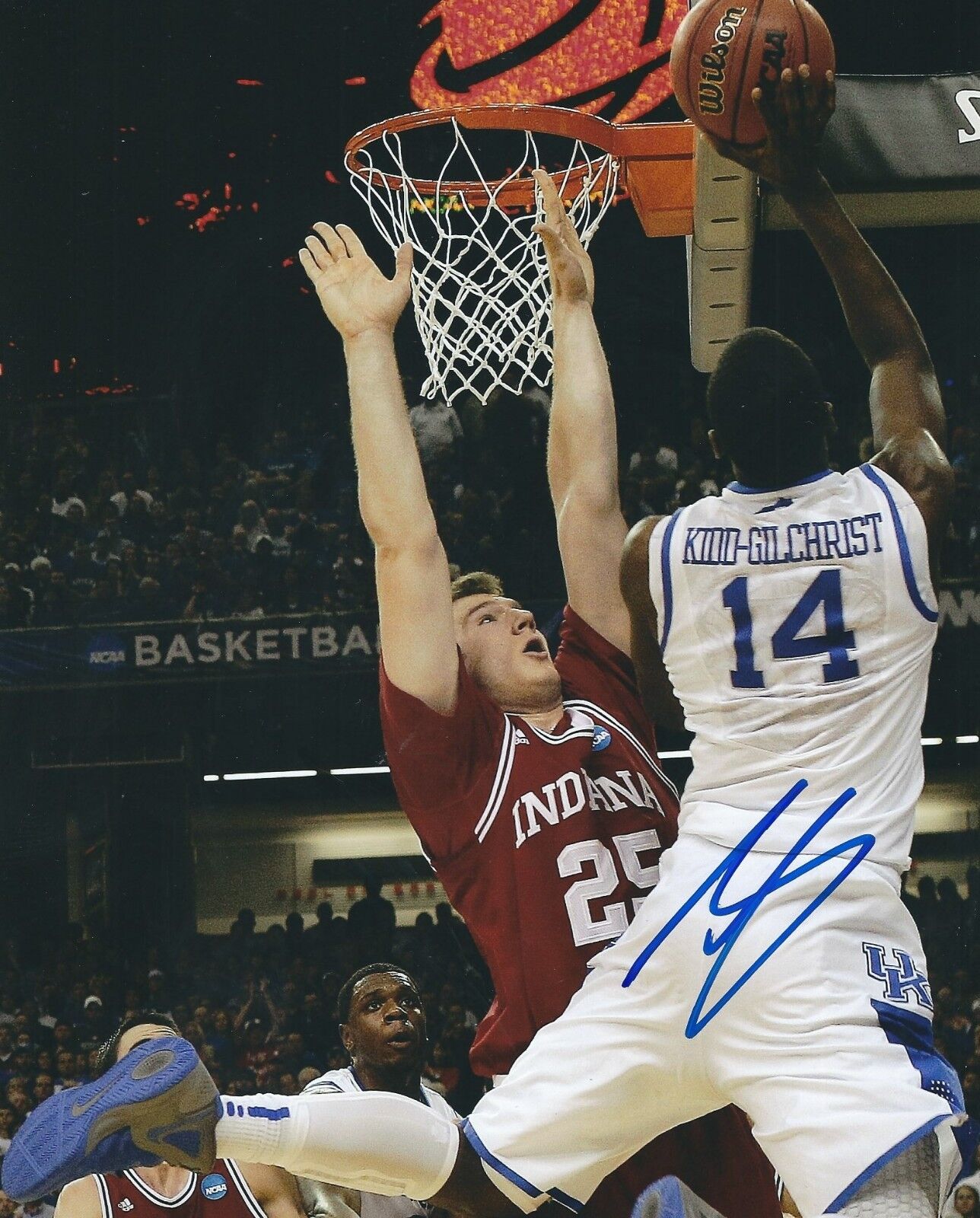 Autographed MICHAEL KIDD-GILCHRIST Kentucky Wildcats 8x10 Photo Poster painting