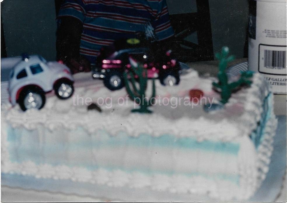 CAR CAKE Found Photo Poster paintingGRAPH ColorOriginal Snapshot VINTAGE 98 17 ZZ