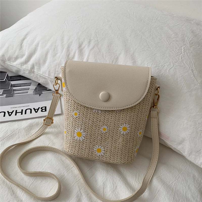 Women’s Small Straw Flower Streetwear Weave Bucket Magnetic Buckle Shoulder Bag