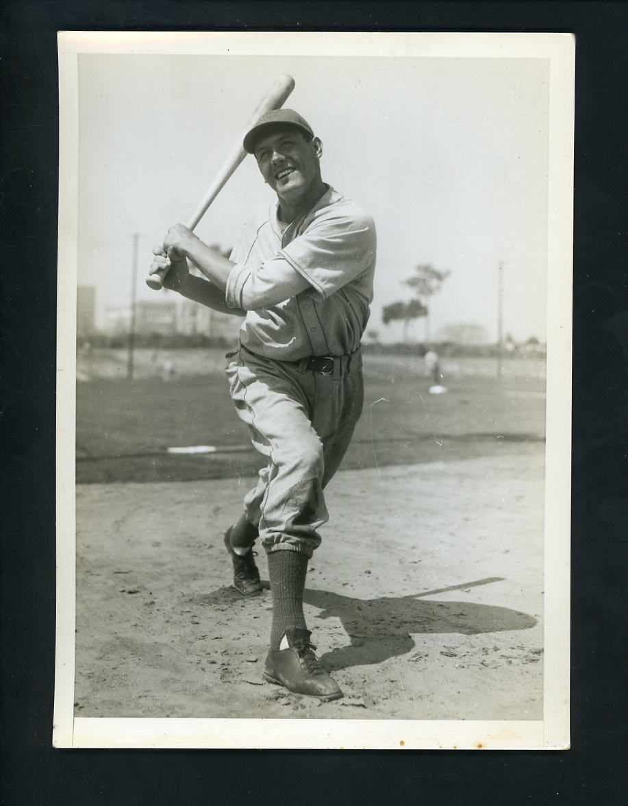 Babe Young Action Type 1 Press Photo Poster painting USED for his 1941 Double Play #93 94 Giants