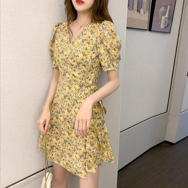 Vintage V-Neck Short Sleeve Dress