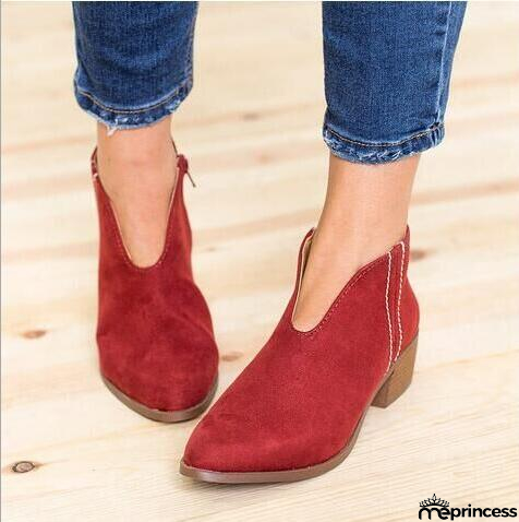 Cool and elegant Boots