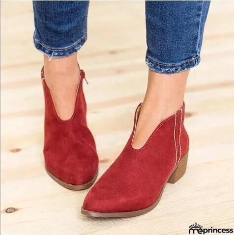 Cool and elegant Boots