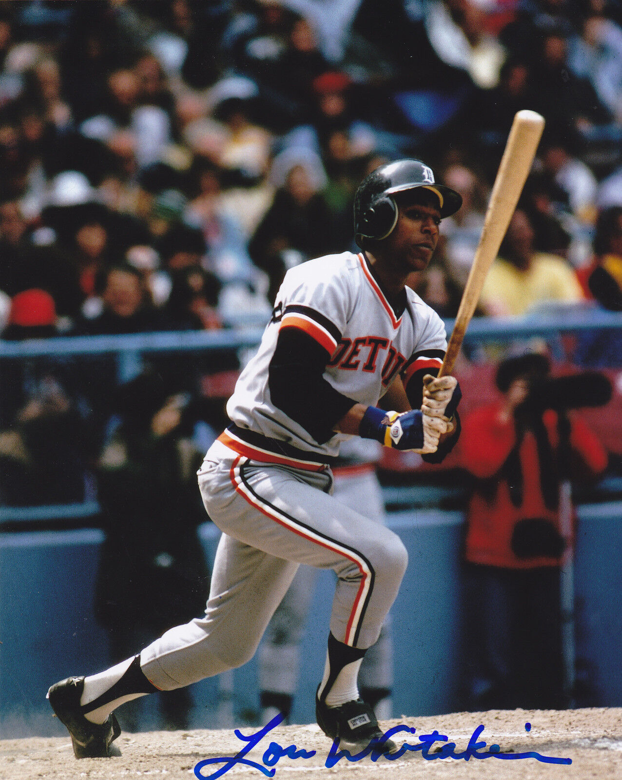 LOU WHITAKER DETROIT TIGERS ACTION SIGNED 8x10