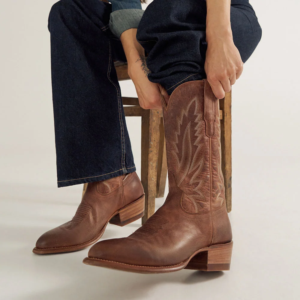 Closed Toe Stitching Pull Tab Cowboy Boots for Women in Brown