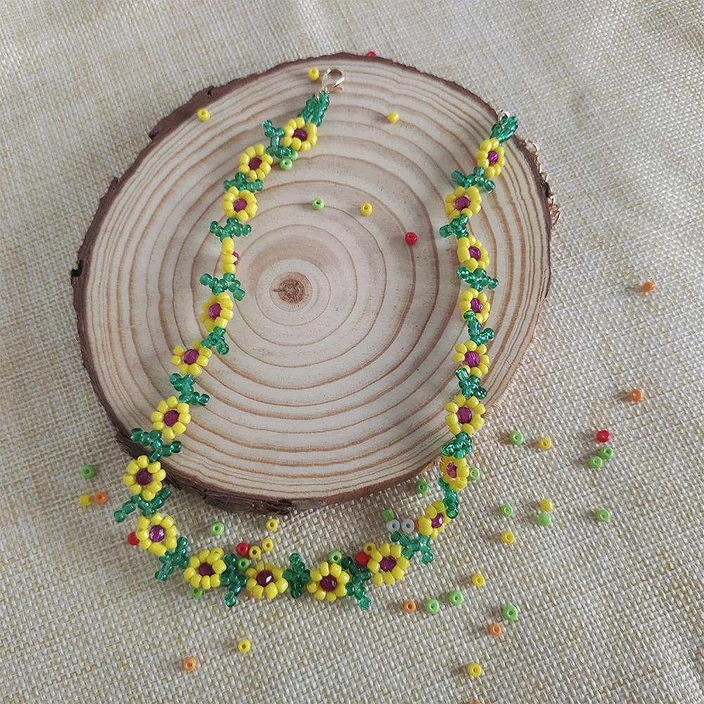 Dvacaman Korean Trendy Colorful Little Daisy Flower Beaded Necklace for Women Boho Acrylic Bead Clavicle Necklace Choker Jewelry