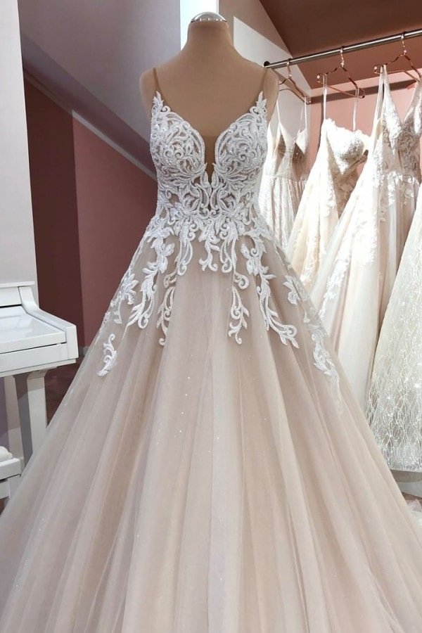 Modest V-neck Spaghetti Straps A-Line Backless Wedding Dress With Appliques Lace Tulle Ballbellas