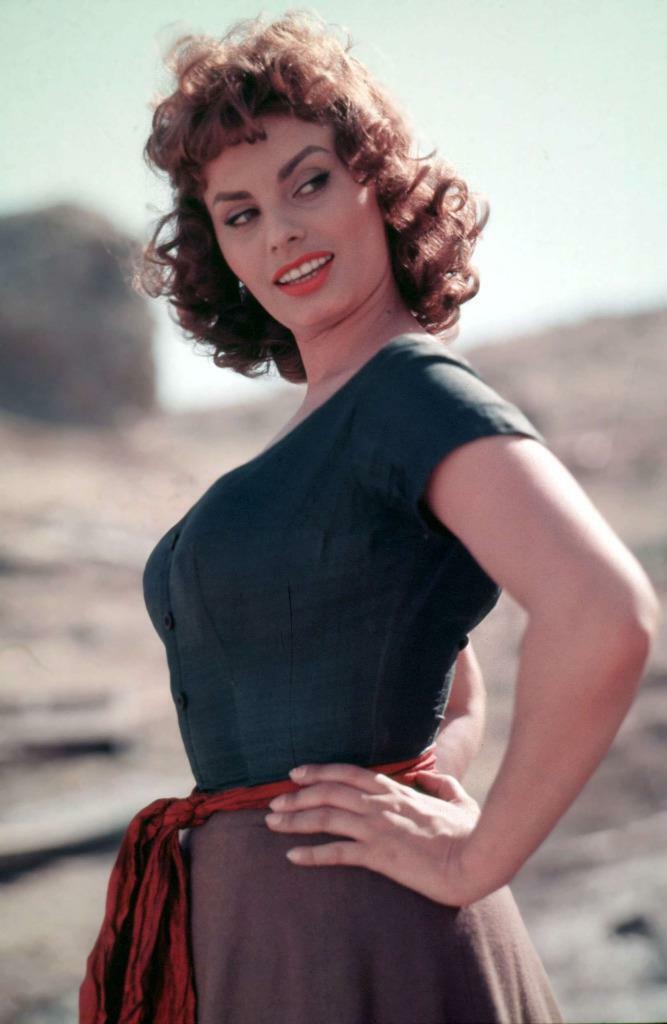 Sophia Loren 8x10 Picture Simply Stunning Photo Poster painting Gorgeous Celebrity #119