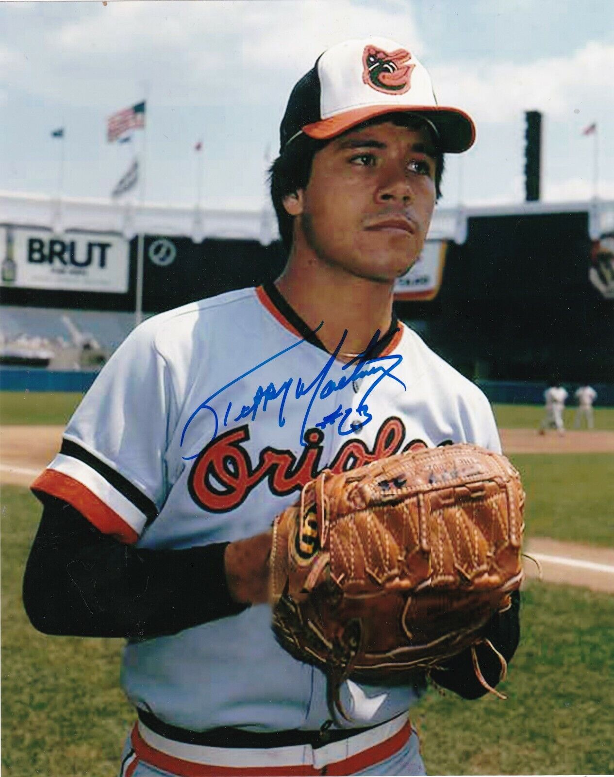TIPPY MARTINEZ BALTIMORE ORIOLES ACTION SIGNED 8x10