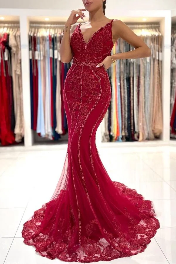 Luluslly V-Neck Sleeveless Red Prom Dress Mermaid Long Lace Appliques