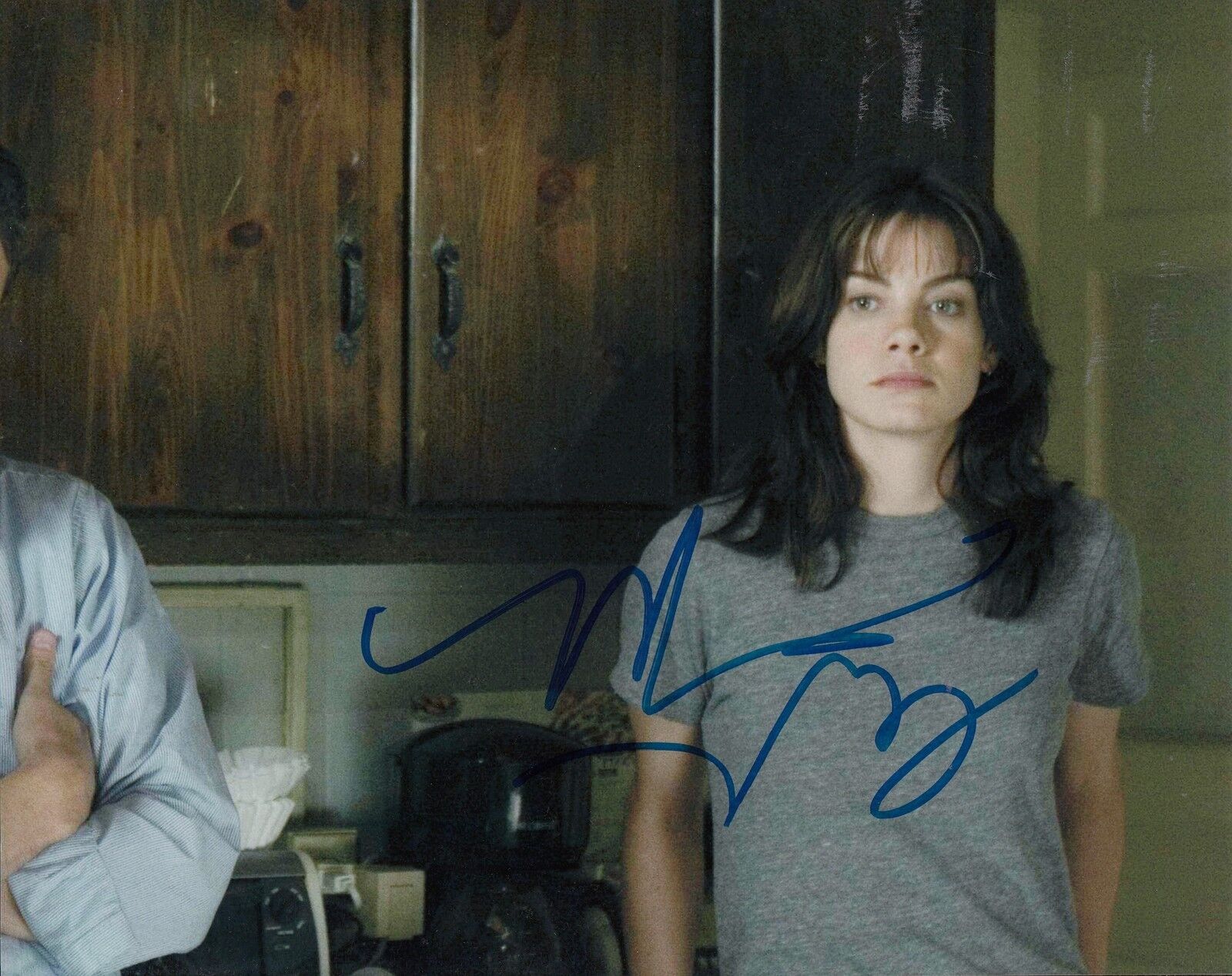 MICHELLE MONAGHN signed *GONE BABY GONE* MOVIE 8X10 Photo Poster painting Angie Gennaro W/COA