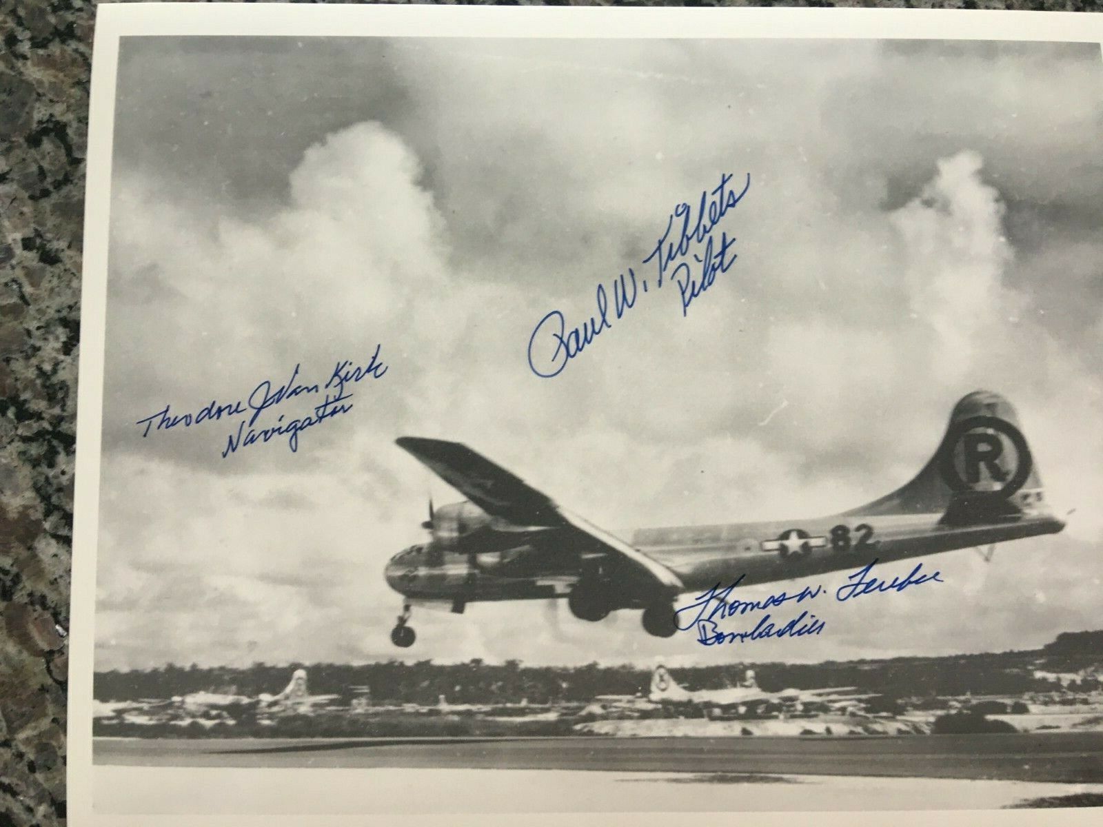 PAUL TIBBETS,DUTCH VAN KIRK & THOMAS FEREBEE ENOLA GAY CREW RARE SIGNED Photo Poster painting