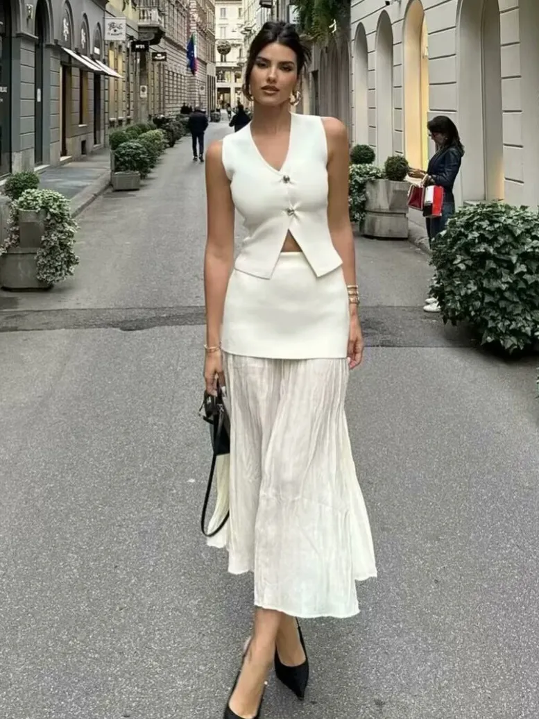 Nigikala Nigikala Women's 2025 Summer New V-Neck Gold Button Knitted Vest + Folding Skirt Suit