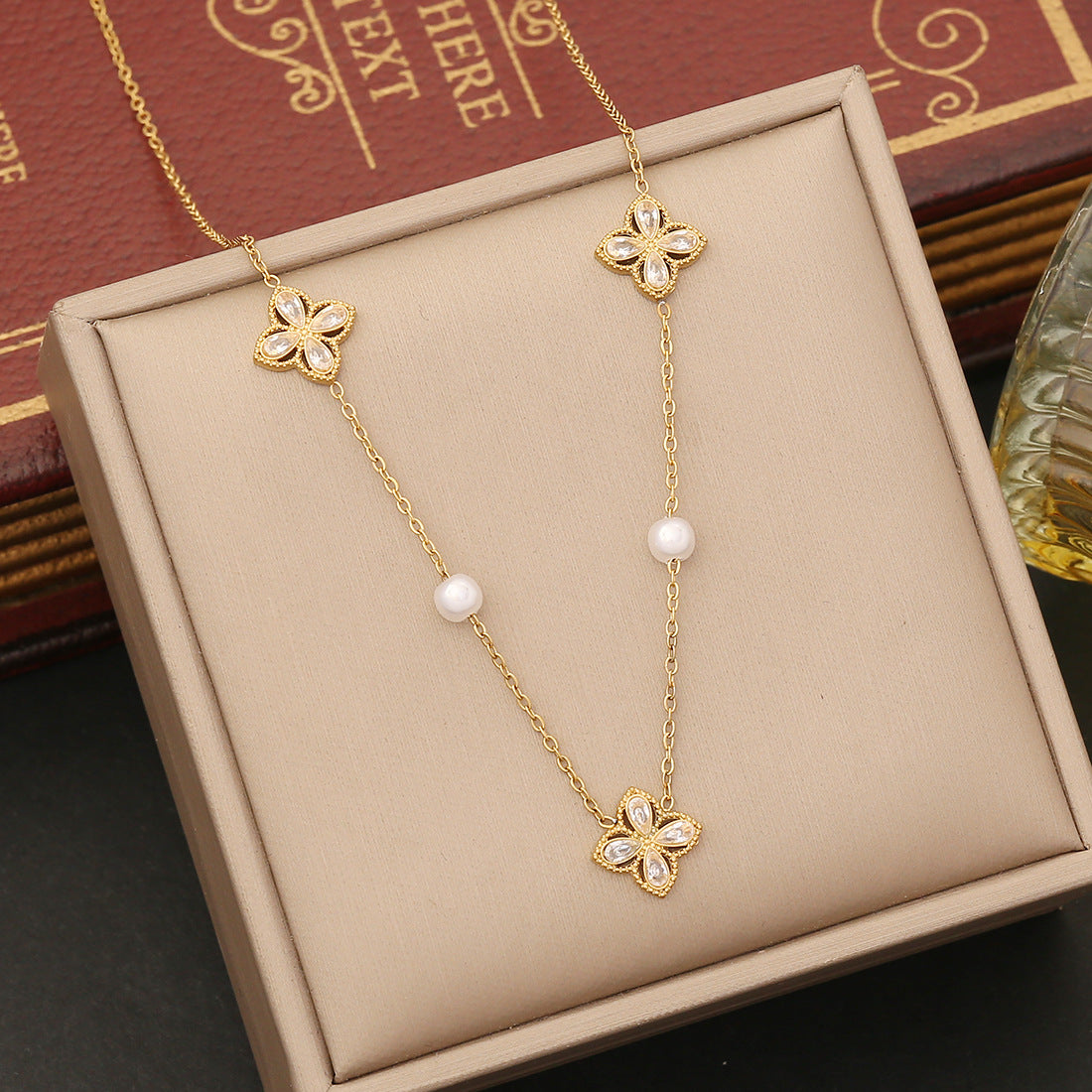 Fashion Flower Stainless Steel Electroplating Necklaces