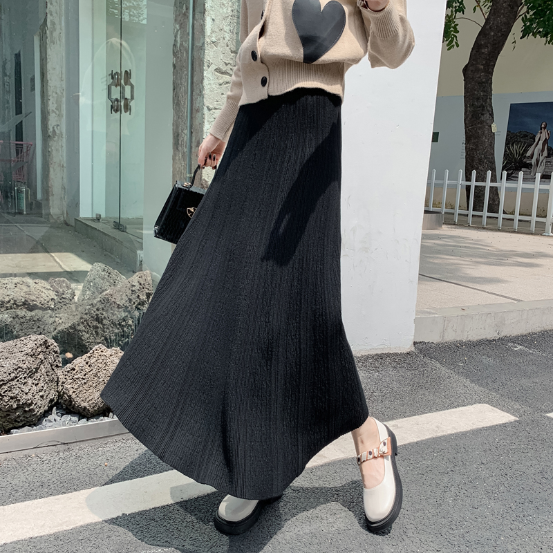 SOLID COLOR KNIT MIDI LENGTH SKIRT