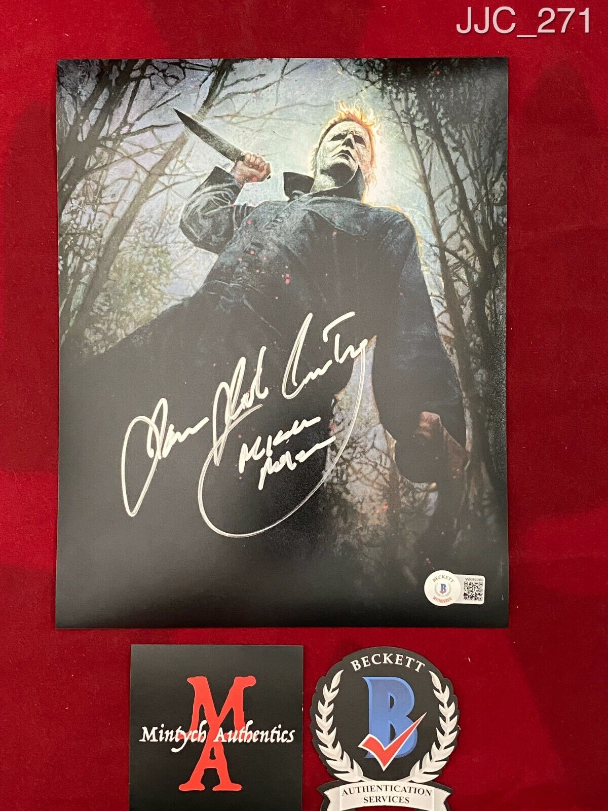 JAMES JUDE COURTNEY SIGNED 8x10 Photo Poster painting! HALLOWEEN KILLS! MICHAEL MYERS! BECKETT!