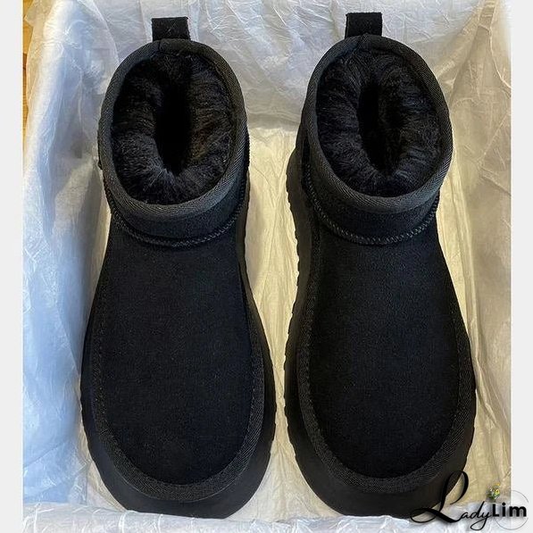 Fashionable and Effortless winter Boots