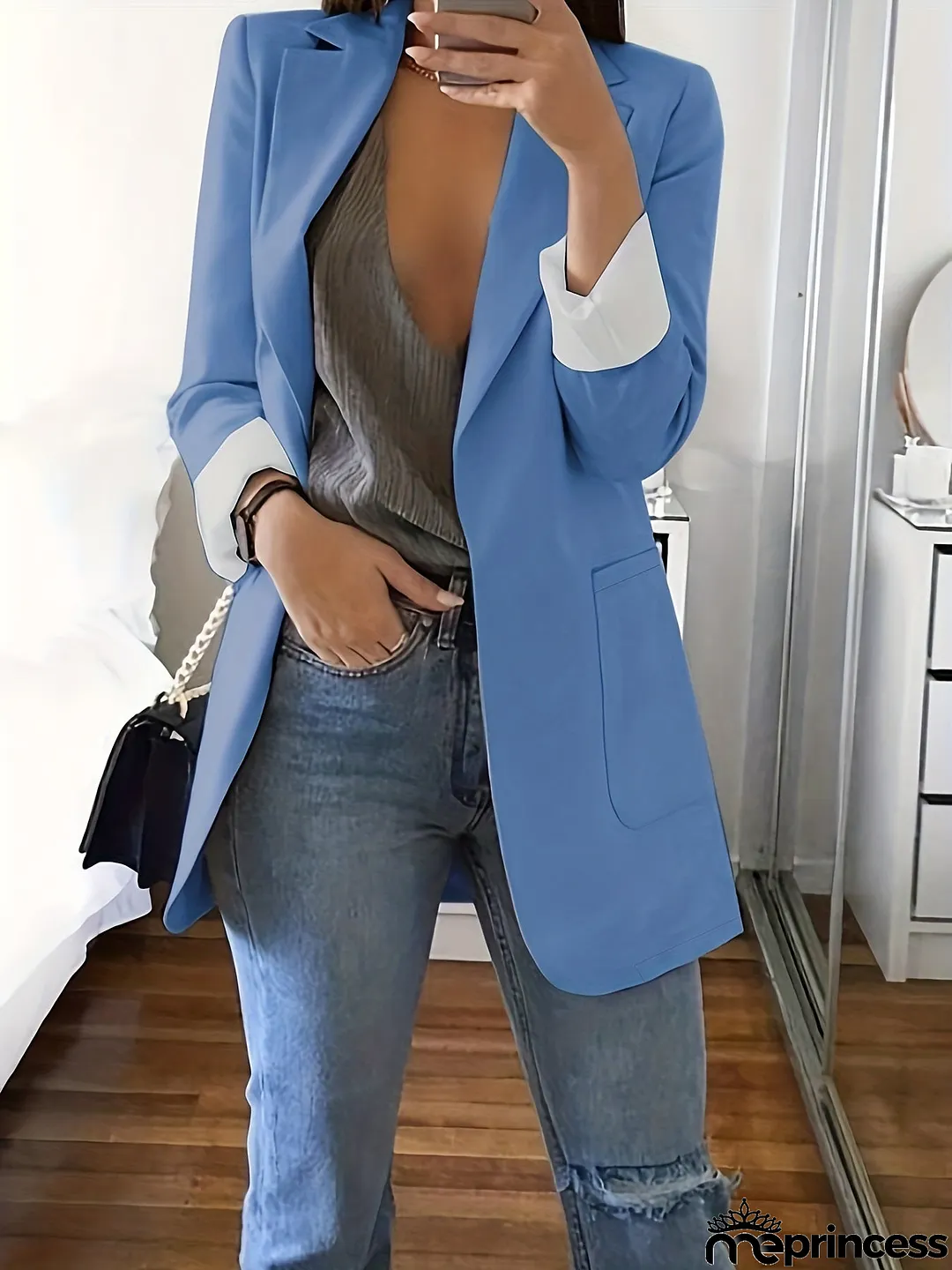 Effortless and Trendy Blazer