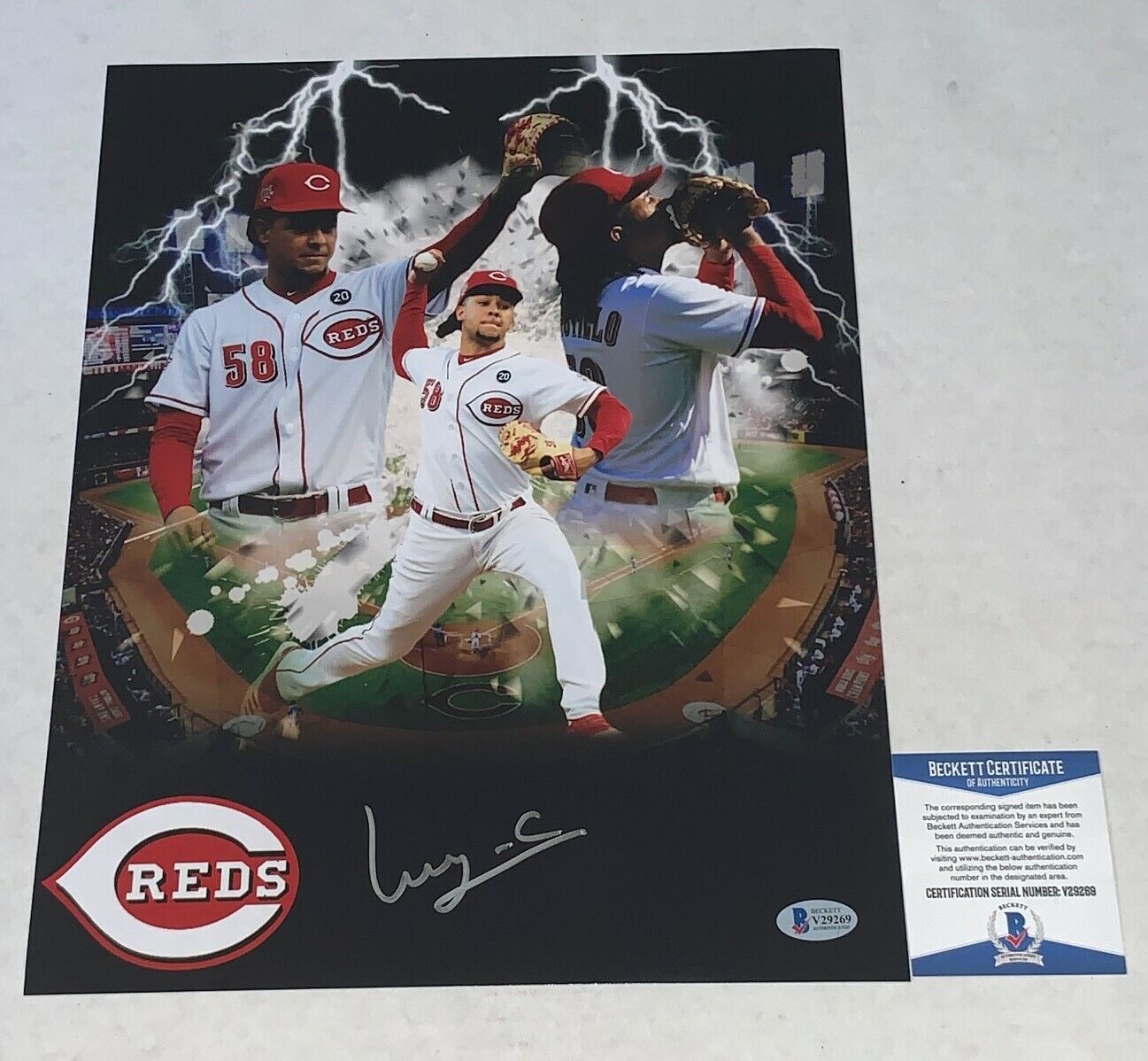 Luis Castillo signed Cincinnati Reds 11x14 Photo Poster painting autographed BAS Beckett