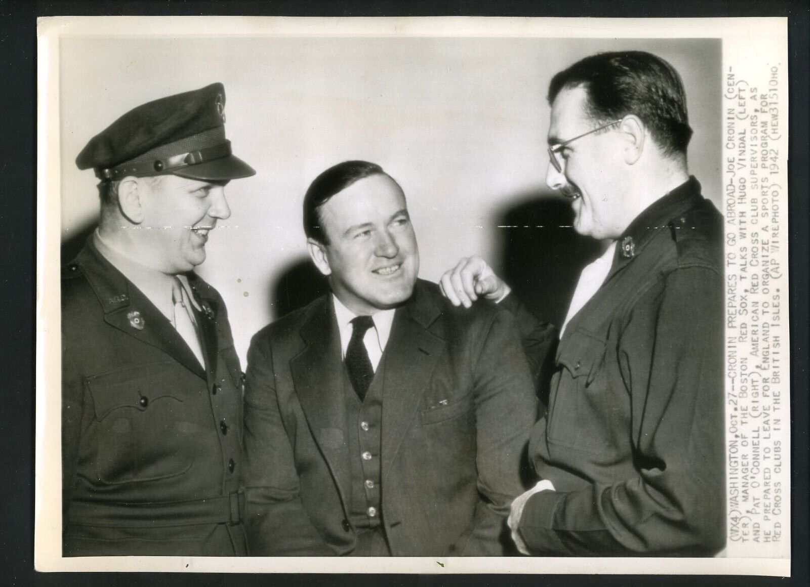 Joe Cronin working for Red Cross 1942 Press Photo Poster painting Red Sox Hugo Vindal